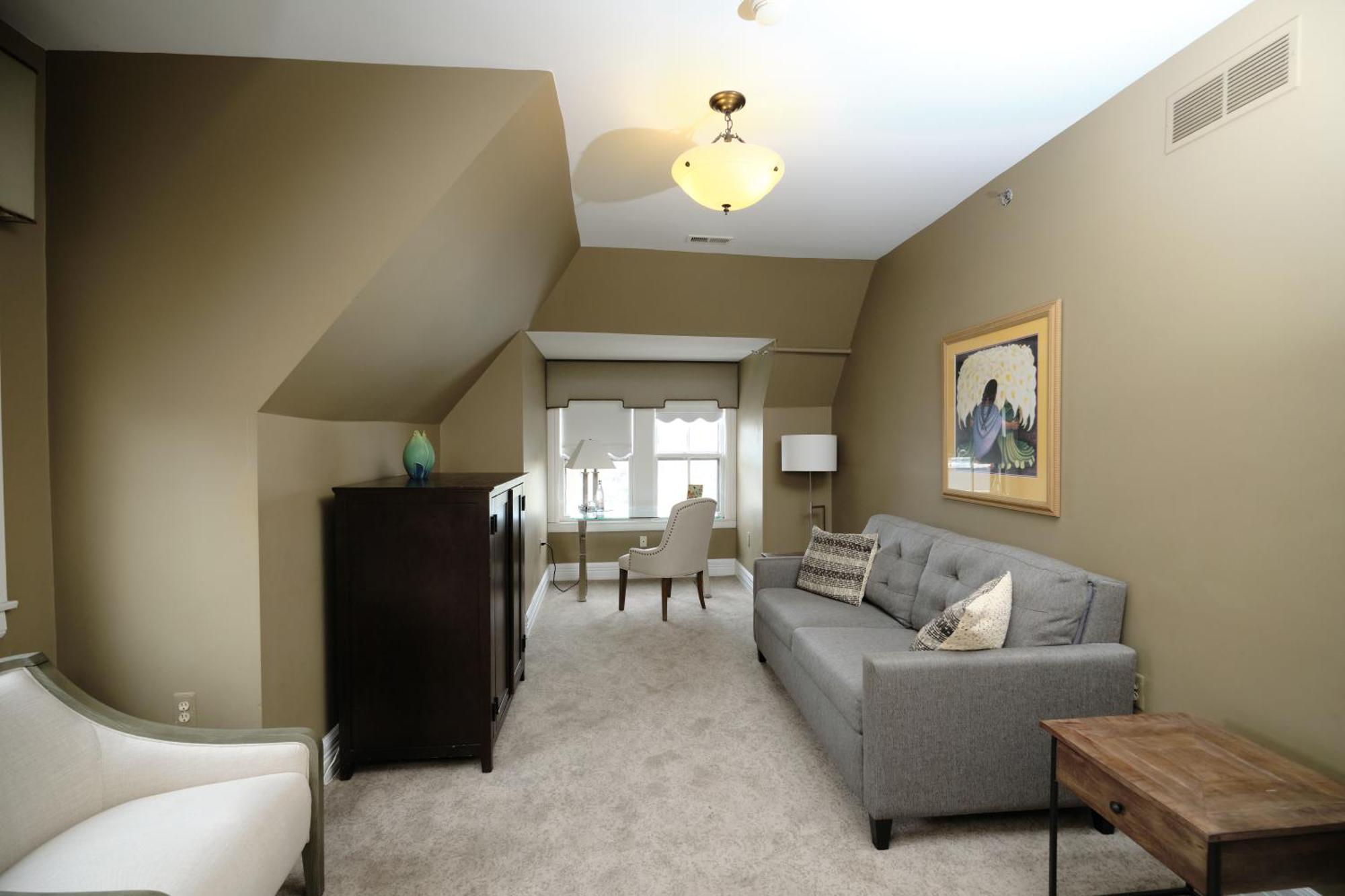 Queen Suite,1499351719:JPEG